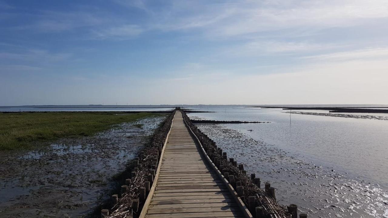 Wohnmobilstellplatz Hemenswarft An Der Nordsee - Meerblick Emmelsbull-Horsbull Exterior photo